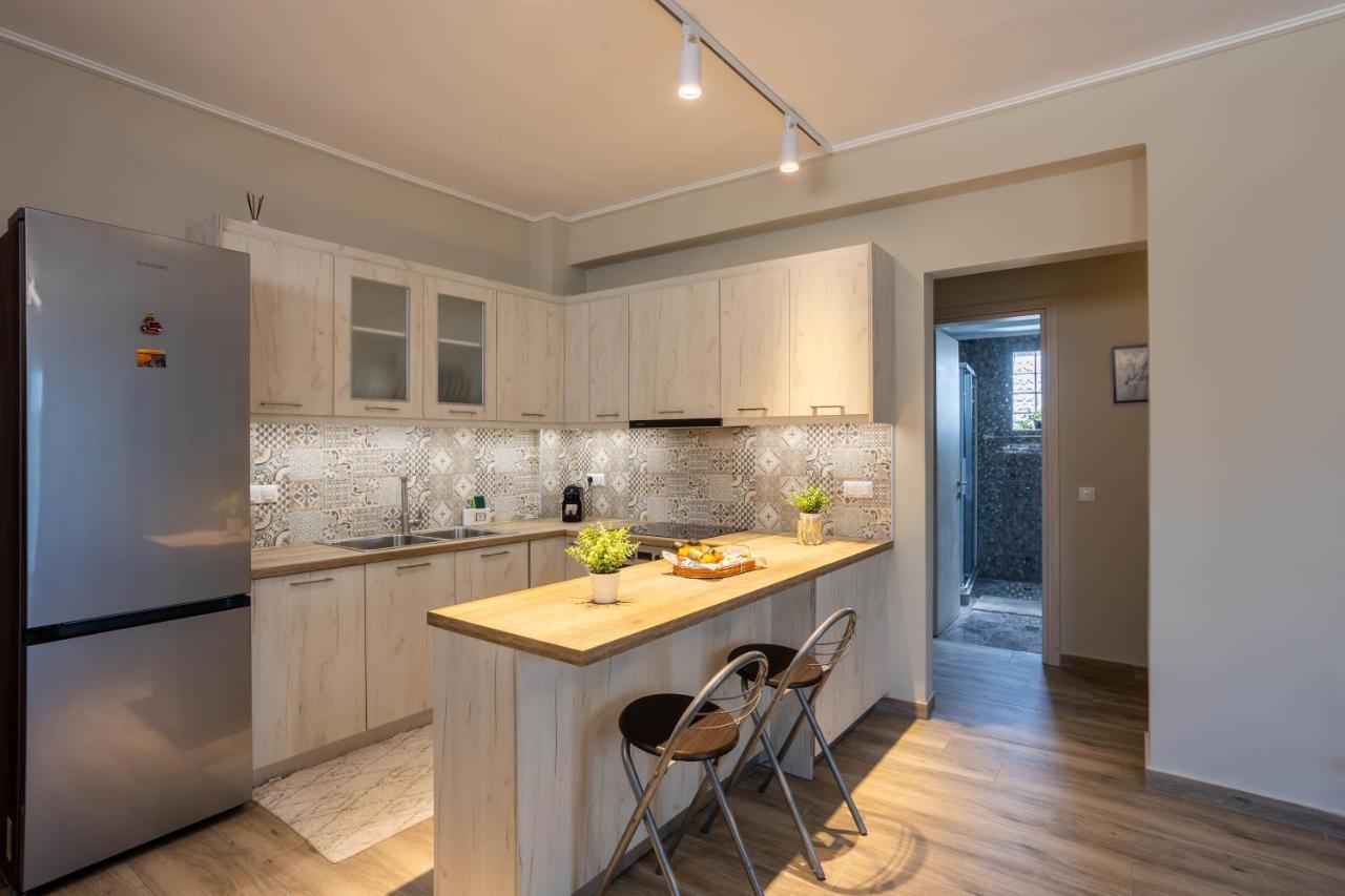 Luxury & Cozy Apartment Messini Exterior photo